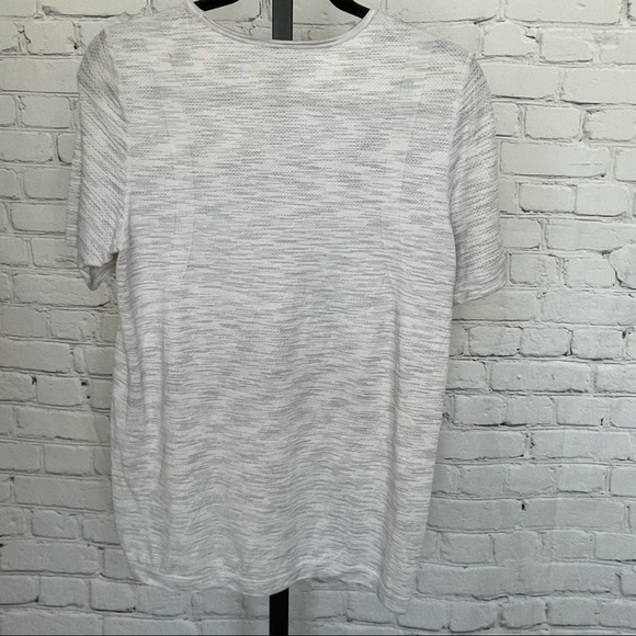 Under Armour Threadborne Light Heather Gray Shirt - Picture 2 of 4